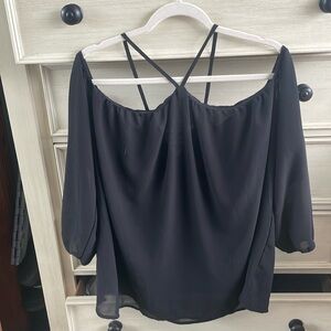 🇺🇸❤️Stunning really off the shoulder chiffon top with straps around the neck